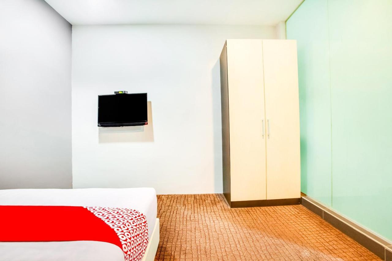Oyo 89652 P Line Hotel Johor Bahru Dış mekan fotoğraf