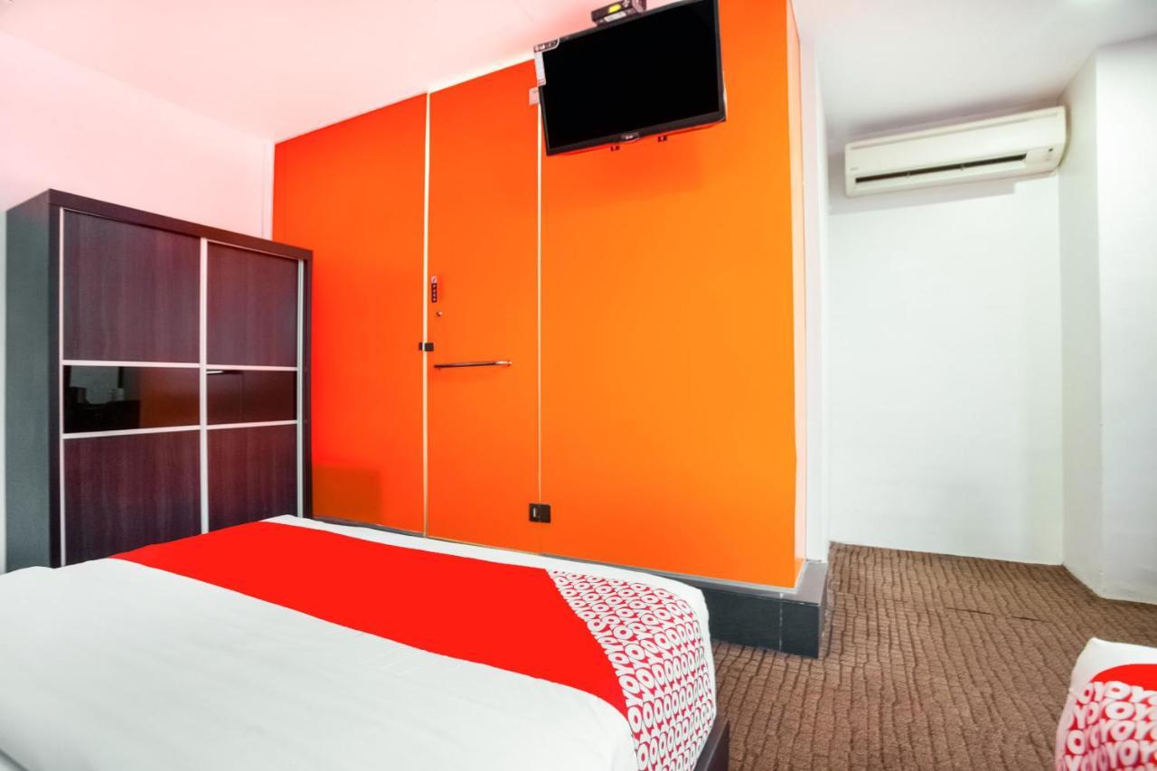 Oyo 89652 P Line Hotel Johor Bahru Dış mekan fotoğraf