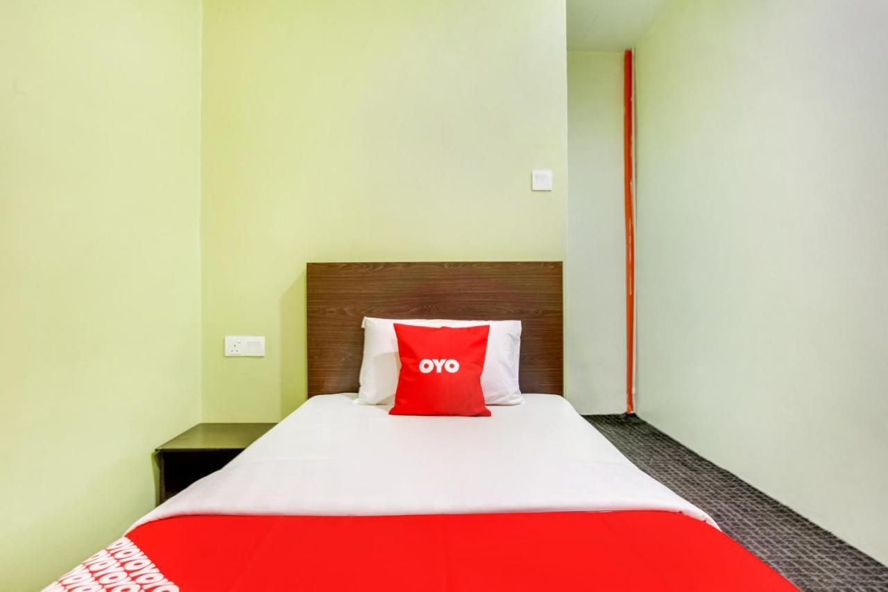 Oyo 89652 P Line Hotel Johor Bahru Dış mekan fotoğraf