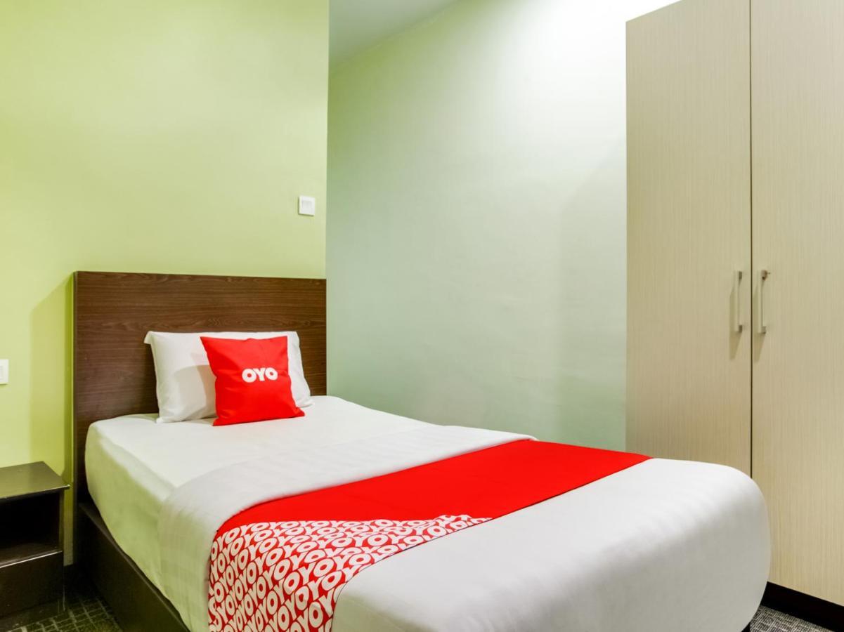 Oyo 89652 P Line Hotel Johor Bahru Dış mekan fotoğraf