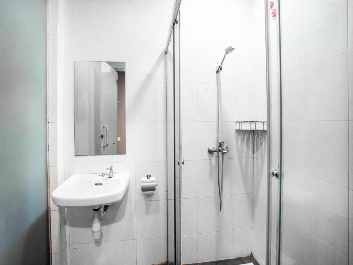 Oyo 89652 P Line Hotel Johor Bahru Dış mekan fotoğraf
