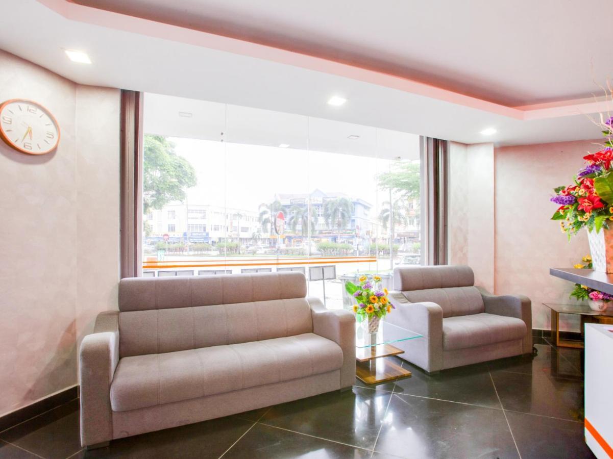 Oyo 89652 P Line Hotel Johor Bahru Dış mekan fotoğraf